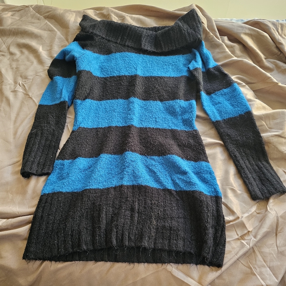 Womens extra long stripped sweater